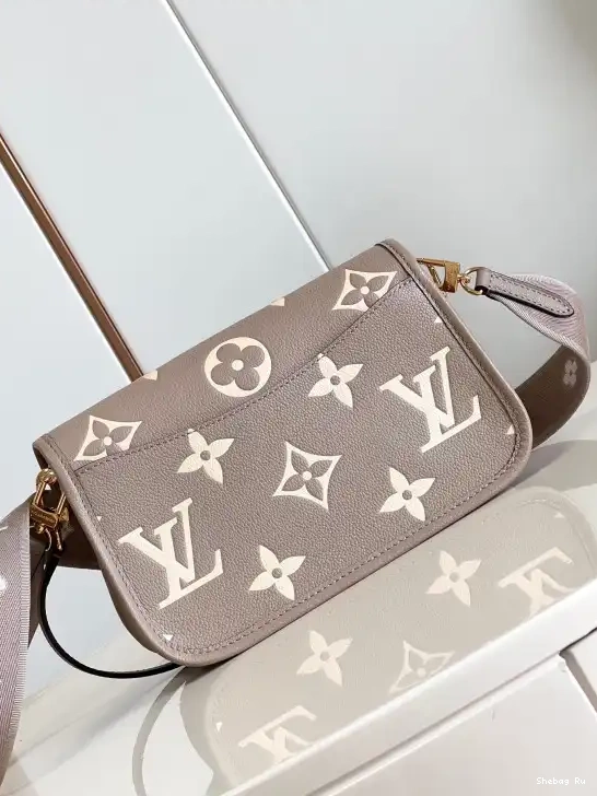 Nano Diane LOUIS VUITTON 0628